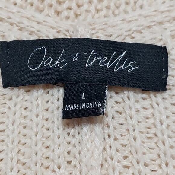 Oak & Trellis Women's Beige V-Neck Oversized Cropped Knit Sweater - Picture 4 of 7